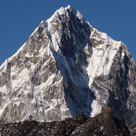 Cholatse Peak Climbing